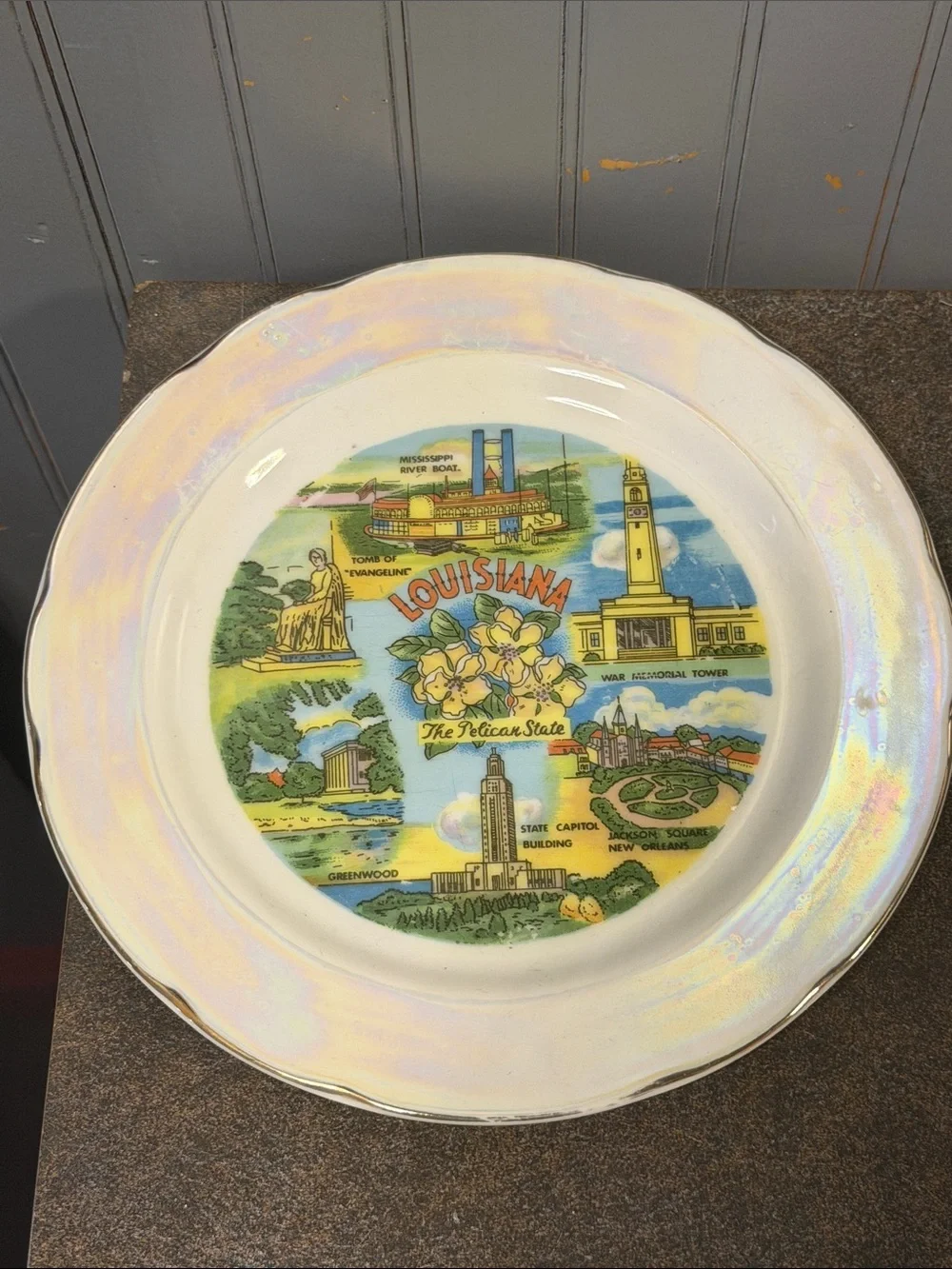 Louisiana Souvenir Decorative Pearlized Plate